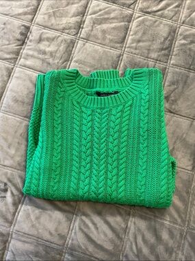 Tommy Hilfiger Vibrant Green Cable Knit Sweater - Classic Crewneck